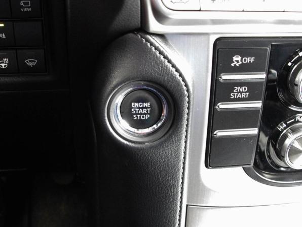 Toyota Land Cruiser Prado 150 Series Рестайлинг 2 с пробегом 2018 года, цена 6 199 000 рублей, 53131 км, внедорожник, Автокод Объявления