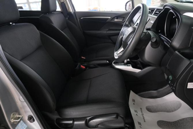 Honda Fit III Рестайлинг с пробегом 2019 года, цена 1 229 000 рублей, 102000 км, хэтчбек, Автокод Объявления