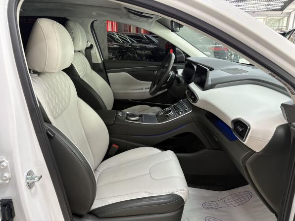 Hyundai Santa Fe IV Рестайлинг с пробегом 2022 года, цена 3 950 000 рублей, 101112 км, внедорожник, Автокод Объявления
