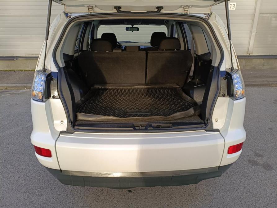 Mitsubishi Outlander II Рестайлинг Санкт-Петербург  - изображение 16