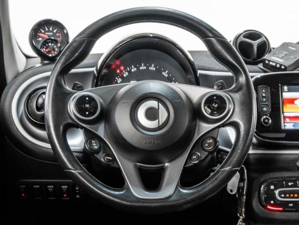 Smart Forfour II с пробегом 2017 года, цена 1 806 000 рублей, 117994 км, хэтчбек, Автокод Объявления