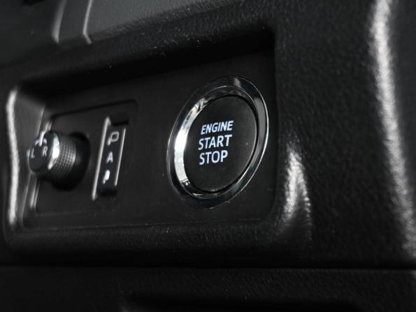 Toyota Land Cruiser Prado 150 Series Рестайлинг 3 с пробегом 2022 года, цена 6 399 000 рублей, 37041 км, внедорожник, Автокод Объявления