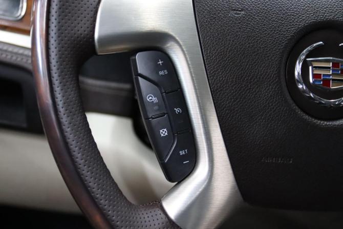 Cadillac Escalade III с пробегом 2013 года, цена 2 460 650 рублей, 316194 км, внедорожник, Автокод Объявления