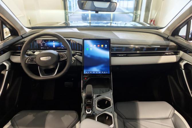 Новый Geely Atlas II 2026 года, цена 3 909 990 рублей, внедорожник, Автокод Объявления