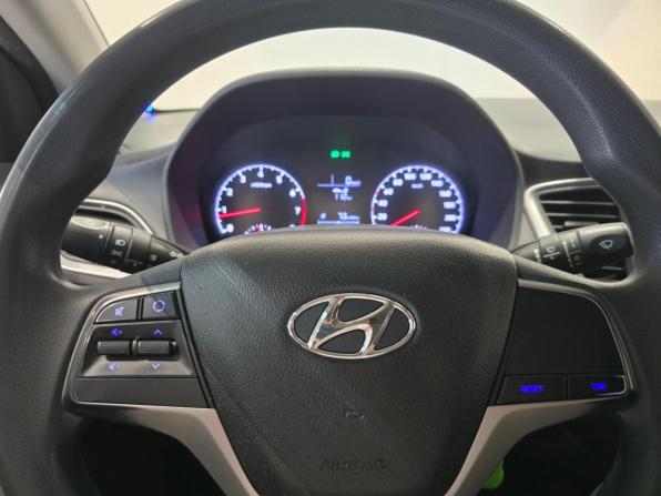 Hyundai Solaris II с пробегом 2017 года, цена 920 000 рублей, 152817 км, седан, Автокод Объявления