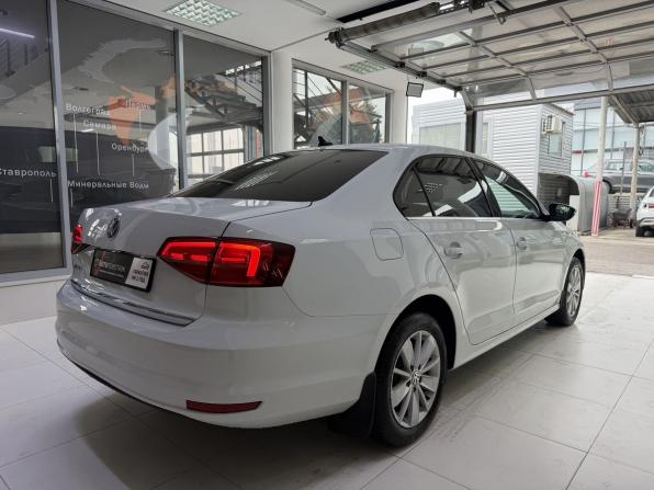 Volkswagen Jetta VI Рестайлинг с пробегом 2017 года, цена 1 370 000 рублей, 210888 км, седан, Автокод Объявления