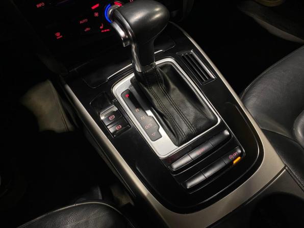 Audi A4 IV (B8) Рестайлинг с пробегом 2012 года, цена 1 160 000 рублей, 248584 км, седан, Автокод Объявления