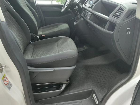 Volkswagen Caravelle T6 с пробегом 2018 года, цена 2 530 000 рублей, 273000 км, минивэн, Автокод Объявления