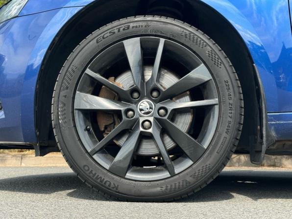Skoda Octavia III (A7) Рестайлинг с пробегом 2018 года, цена 2 060 000 рублей, 120784 км, лифтбек, Автокод Объявления