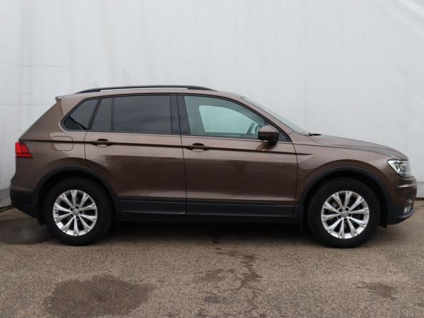 Volkswagen Tiguan II с пробегом 2019 года, цена 1 940 000 рублей, 121460 км, внедорожник, Автокод Объявления