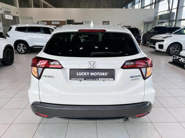 Honda Vezel I с пробегом 2016 года, цена 1 695 000 рублей, 96045 км, внедорожник, Автокод Объявления