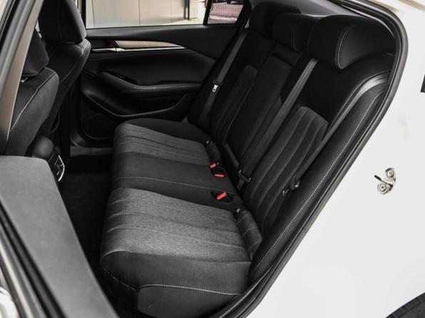 Mazda 6 III (GJ) Рестайлинг с пробегом 2018 года, цена 1 994 000 рублей, 123253 км, седан, Автокод Объявления