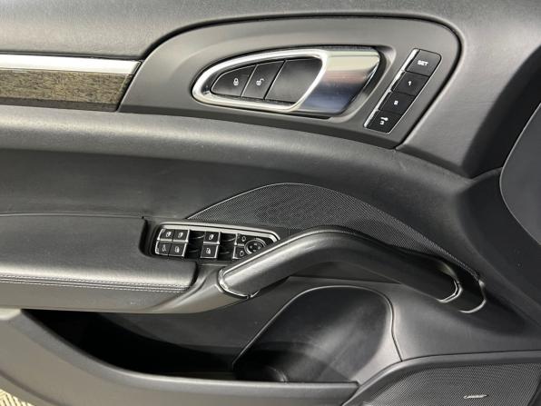 Porsche Cayenne II (958) с пробегом 2012 года, цена 2 357 000 рублей, 271991 км, внедорожник, Автокод Объявления