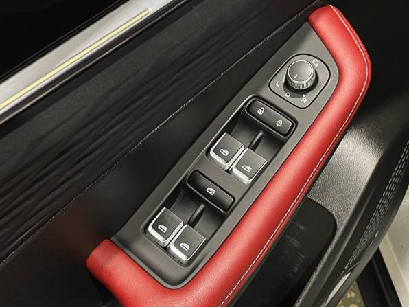 Geely Coolray I Рестайлинг с пробегом 2023 года, цена 1 999 000 рублей, 33205 км, внедорожник, Автокод Объявления