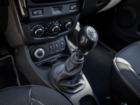 Renault Duster I Рестайлинг с пробегом 2019 года, цена 1 599 000 рублей, 93800 км, внедорожник, Автокод Объявления