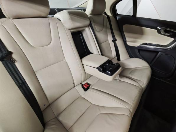 Volvo S60 II Рестайлинг с пробегом 2014 года, цена 1 395 000 рублей, 174213 км, седан, Автокод Объявления