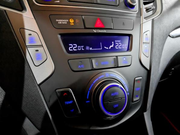 Hyundai Santa Fe III Рестайлинг с пробегом 2017 года, цена 2 100 000 рублей, 130966 км, внедорожник, Автокод Объявления