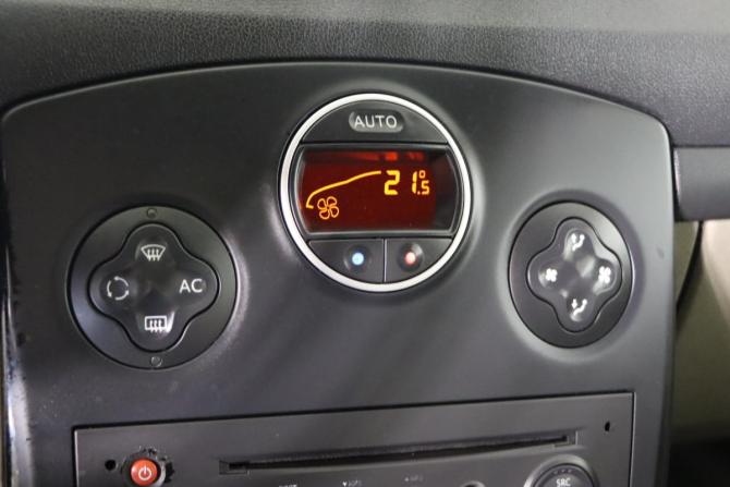 Renault Clio III с пробегом 2007 года, цена 379 990 рублей, 295629 км, хэтчбек, Автокод Объявления
