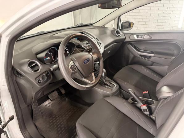 Ford Fiesta Mk6 Рестайлинг с пробегом 2018 года, цена 1 099 000 рублей, 49280 км, хэтчбек, Автокод Объявления