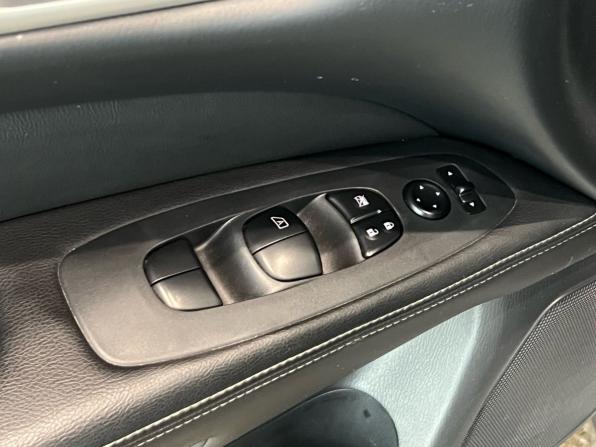 Nissan Pathfinder IV с пробегом 2015 года, цена 1 640 000 рублей, 162500 км, внедорожник, Автокод Объявления