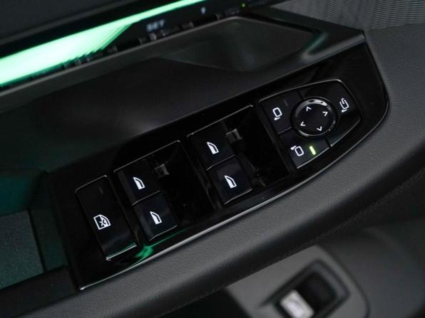 BMW 5 серии VIII (G60/G61/G68) с пробегом 2025 года, цена 9 249 977 рублей, 5096 км, седан, Автокод Объявления
