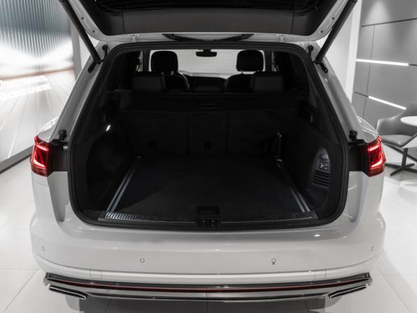Volkswagen Touareg III с пробегом 2019 года, цена 4 045 000 рублей, 233207 км, внедорожник, Автокод Объявления