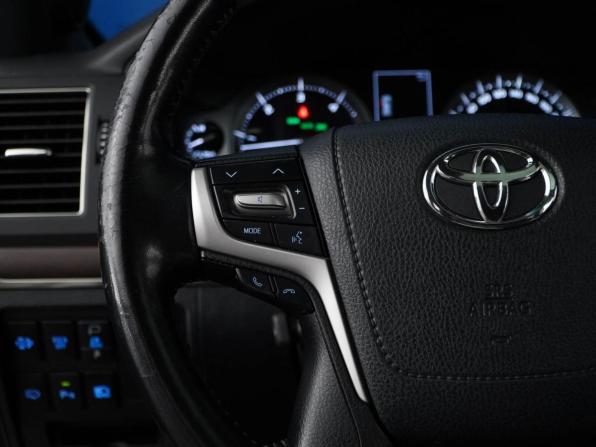 Toyota Land Cruiser 200 Series Рестайлинг 2 с пробегом 2017 года, цена 4 900 999 рублей, 217315 км, внедорожник, Автокод Объявления