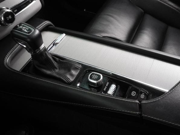 Volvo XC90 II с пробегом 2017 года, цена 3 975 000 рублей, 120987 км, внедорожник, Автокод Объявления