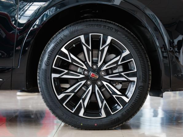 Hongqi HS5 I Рестайлинг с пробегом 2024 года, цена 4 600 000 рублей, 3396 км, внедорожник, Автокод Объявления
