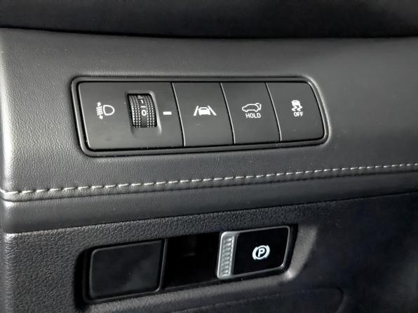 Hyundai Santa Fe IV Рестайлинг с пробегом 2022 года, цена 4 250 000 рублей, 68249 км, внедорожник, Автокод Объявления