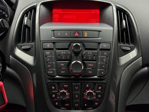 Opel Astra J Рестайлинг с пробегом 2013 года, цена 849 000 рублей, 141386 км, хэтчбек, Автокод Объявления