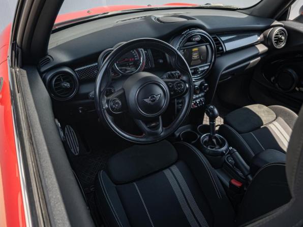 Mini Hatch III (F55/F56) с пробегом 2016 года, цена 2 385 000 рублей, 78458 км, хэтчбек, Автокод Объявления