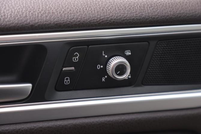 Volkswagen Touareg II Рестайлинг с пробегом 2016 года, цена 3 249 000 рублей, 184000 км, внедорожник, Автокод Объявления