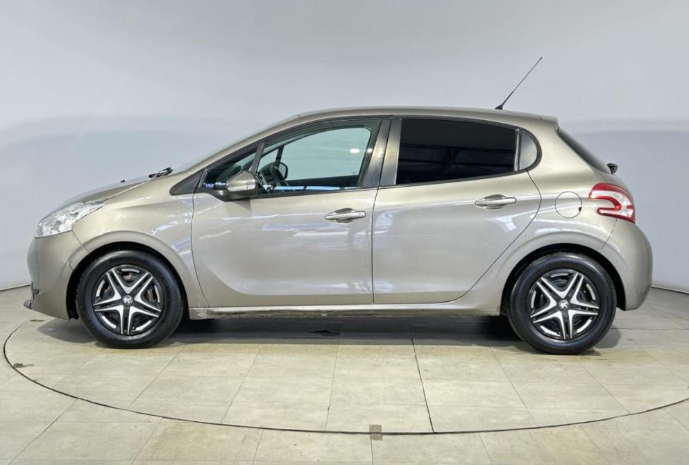 Peugeot 208 I Саранск  - изображение 11