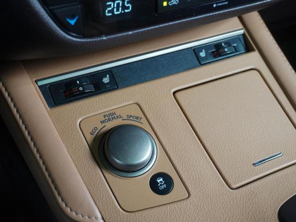Lexus ES VI Рестайлинг с пробегом 2017 года, цена 3 299 000 рублей, 111056 км, седан, Автокод Объявления