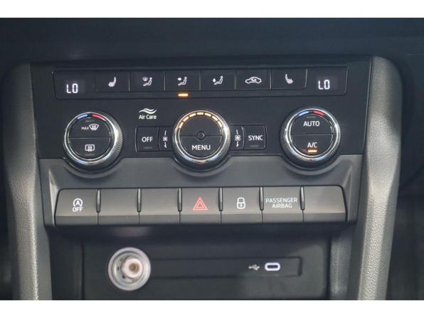 Skoda Karoq I с пробегом 2020 года, цена 2 178 000 рублей, 123769 км, внедорожник, Автокод Объявления