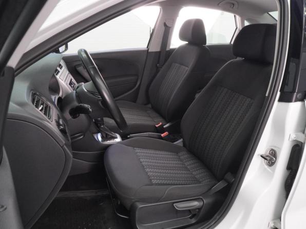 Volkswagen Polo V Рестайлинг с пробегом 2019 года, цена 1 325 000 рублей, 80123 км, седан, Автокод Объявления