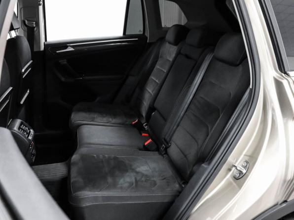 Volkswagen Tiguan II с пробегом 2018 года, цена 2 489 000 рублей, 137420 км, внедорожник, Автокод Объявления