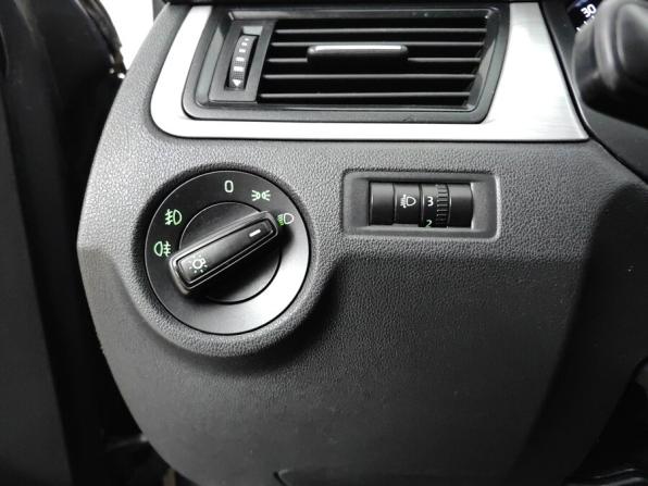 Skoda Rapid I с пробегом 2016 года, цена 799 000 рублей, 240300 км, лифтбек, Автокод Объявления