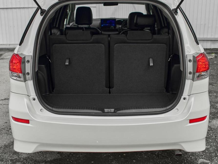 Toyota Wish II Екатеринбург  - изображение 8