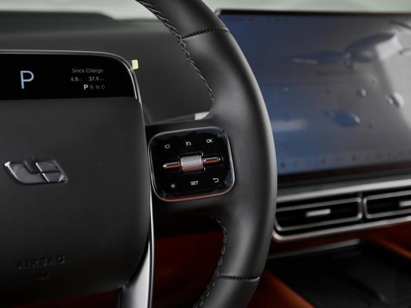 Новый Li Auto (Lixiang) L9 I Рестайлинг 2026 года, цена 12 090 000 рублей, внедорожник, Автокод Объявления