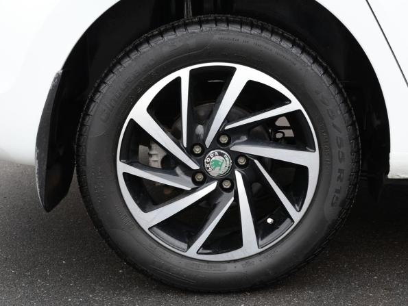 Skoda Rapid I Рестайлинг с пробегом 2019 года, цена 1 598 000 рублей, 82918 км, лифтбек, Автокод Объявления