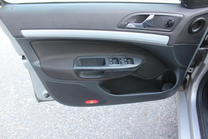 Skoda Octavia II (A5) Рестайлинг с пробегом 2011 года, цена 647 000 рублей, 291050 км, лифтбек, Автокод Объявления
