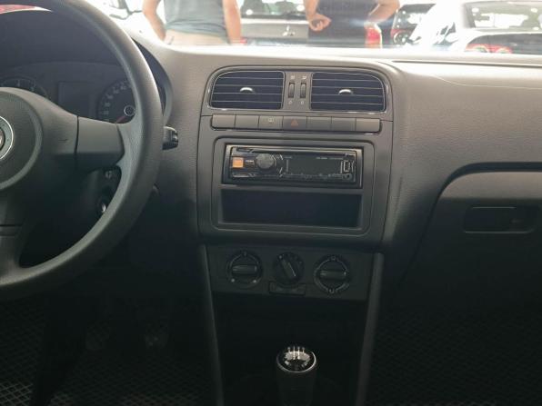 Volkswagen Polo V с пробегом 2015 года, цена 880 000 рублей, 99689 км, седан, Автокод Объявления