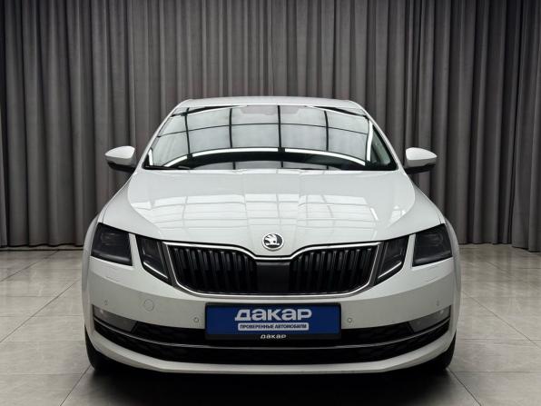 Skoda Octavia III (A7) Рестайлинг с пробегом 2019 года, цена 2 229 000 рублей, 105011 км, лифтбек, Автокод Объявления