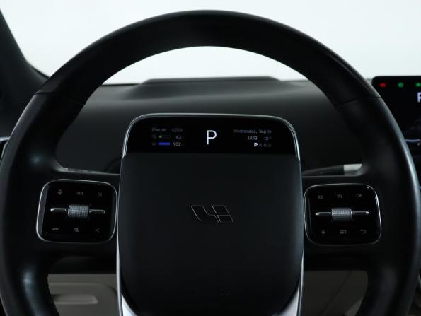 Li Auto (Lixiang) L9 I с пробегом 2023 года, цена 6 800 000 рублей, 65409 км, внедорожник, Автокод Объявления