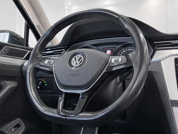 Volkswagen Passat B8 с пробегом 2019 года, цена 2 149 000 рублей, 144733 км, седан, Автокод Объявления