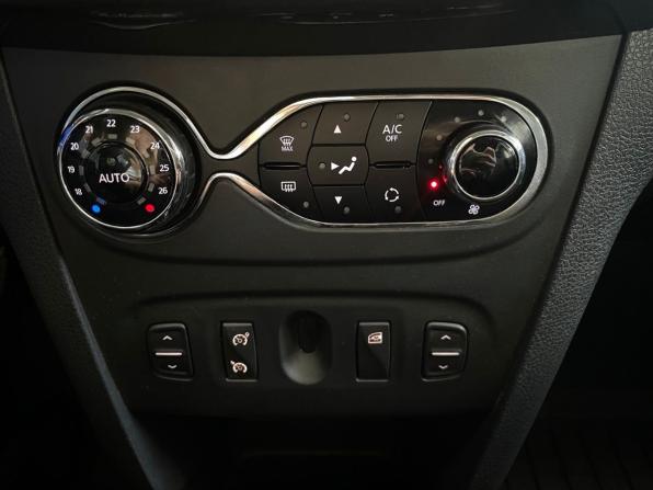 Renault Sandero II с пробегом 2016 года, цена 1 099 900 рублей, 149340 км, хэтчбек, Автокод Объявления