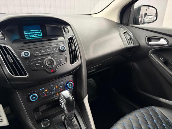 Ford Focus III Рестайлинг с пробегом 2015 года, цена 947 000 рублей, 185000 км, хэтчбек, Автокод Объявления