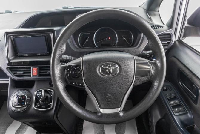 Toyota Noah III (R80) с пробегом 2015 года, цена 1 899 000 рублей, 126000 км, минивэн, Автокод Объявления